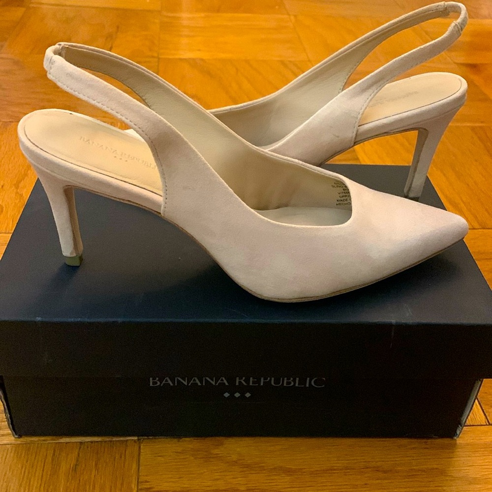 Banana Republic sling back stiletto heels. Bone color, size 7.5.